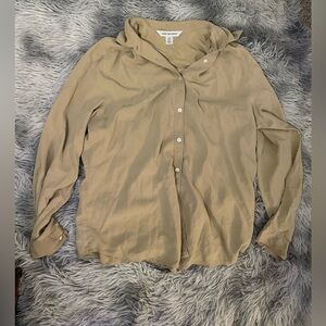 August Max woman Button up shirt. Size 14W. (Fits like a Women’s Large)